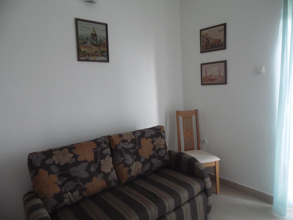 Apartments Slavica Jovanovic Sveti Stefan Rum bild