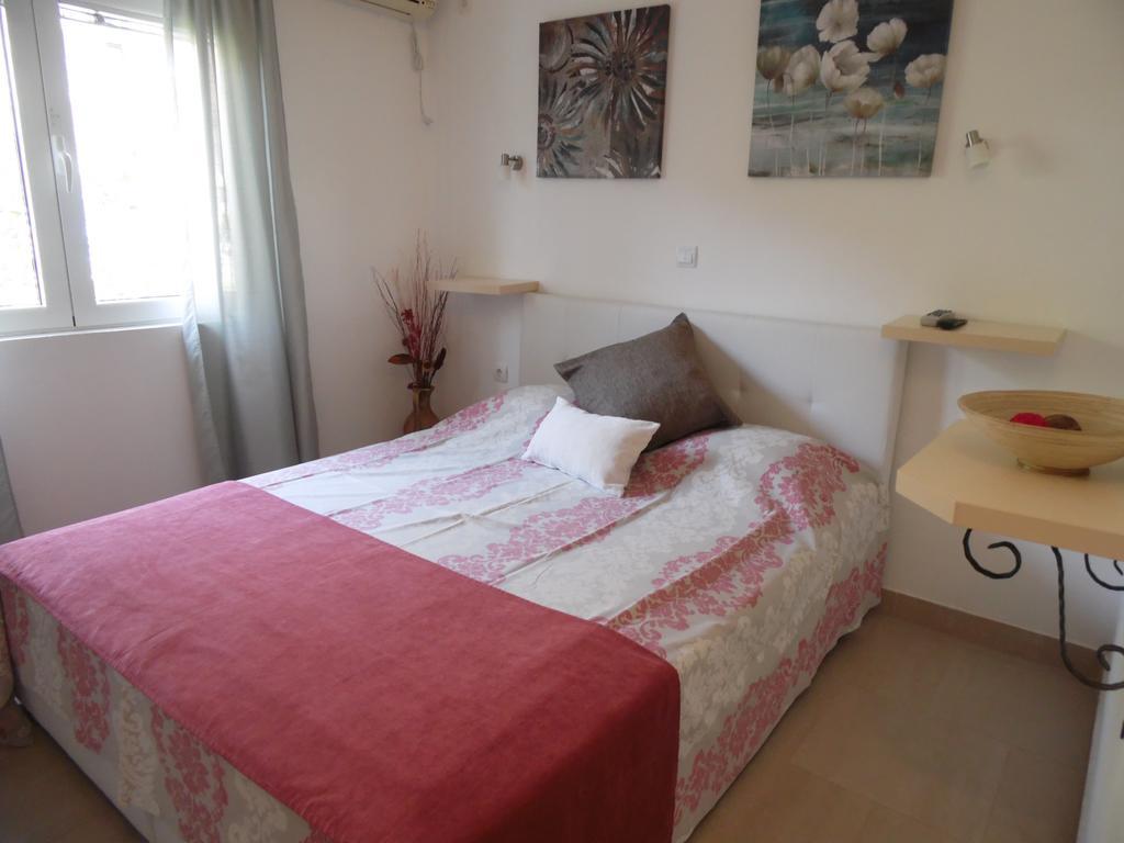 Apartments Slavica Jovanovic Sveti Stefan Exteriör bild