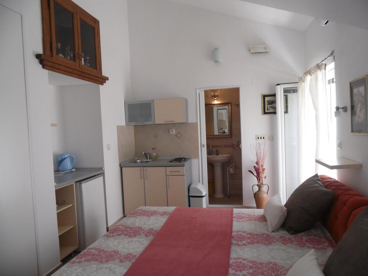 Apartments Slavica Jovanovic Sveti Stefan Exteriör bild
