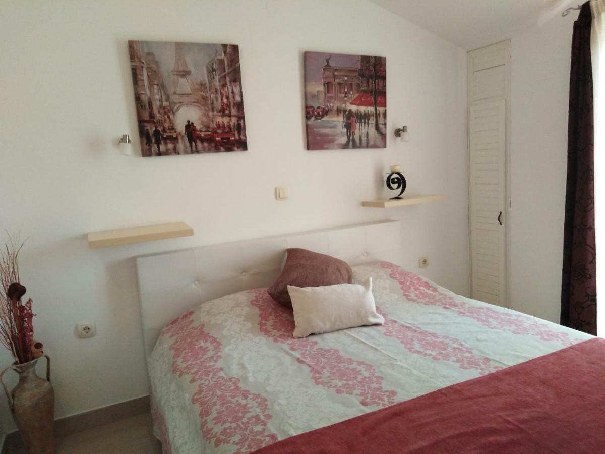 Apartments Slavica Jovanovic Sveti Stefan Exteriör bild